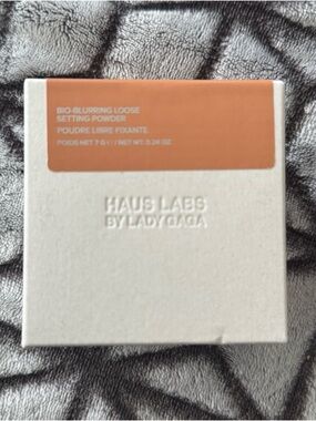 Haus Labs By Lady Gaga Loose Setting Powder — Beige Peach Tone